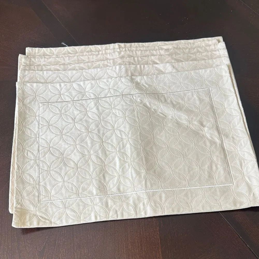 Fieldcrest Luxury (6) Rectangular Cream Placemats 14”x20”